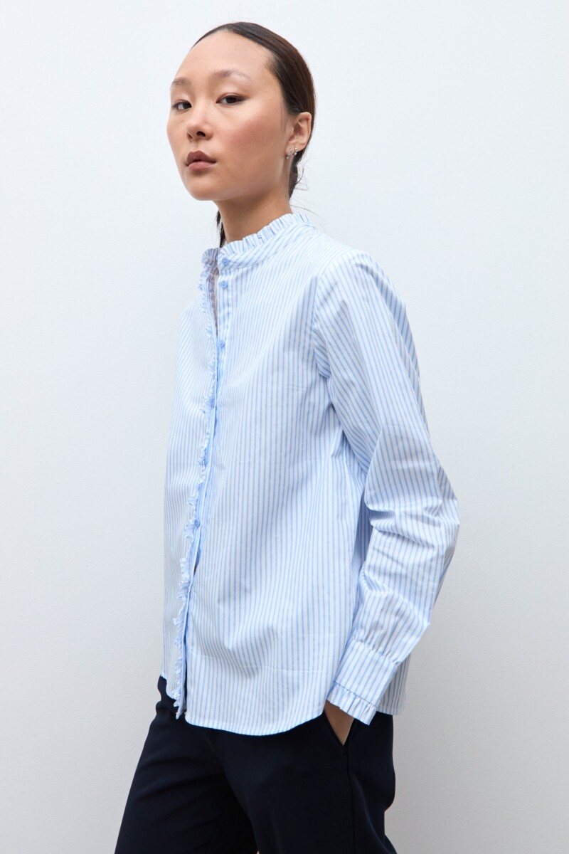 Camisa rayada con volados celeste