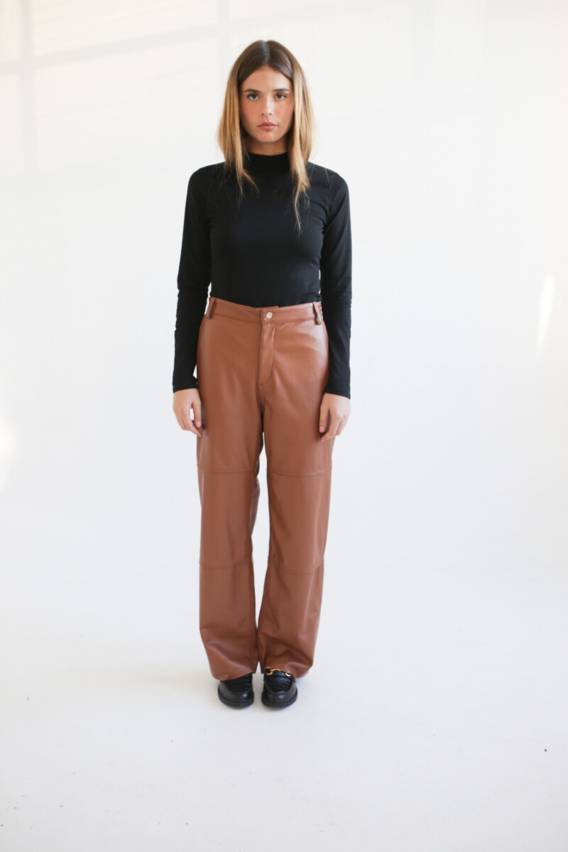 PANTALON CUERO MAVIS - SUELA 