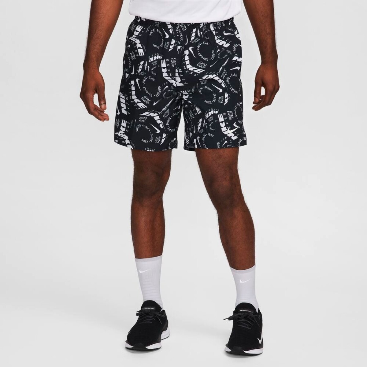 Short Nike Dri-Fit Challenger Aop 7 pulgdas de Hombre - Negro 
