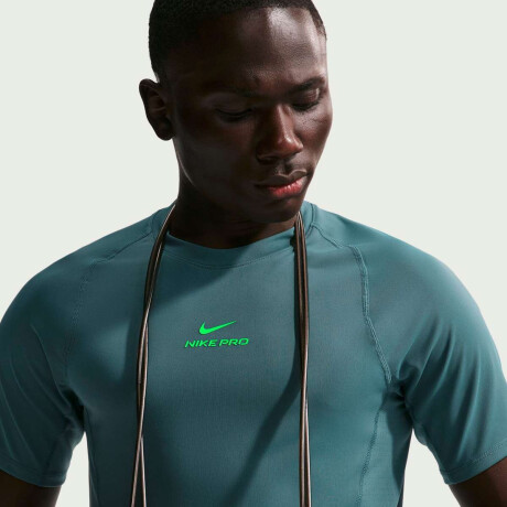 Remera Nike Pro Training de Hombre Multicolor