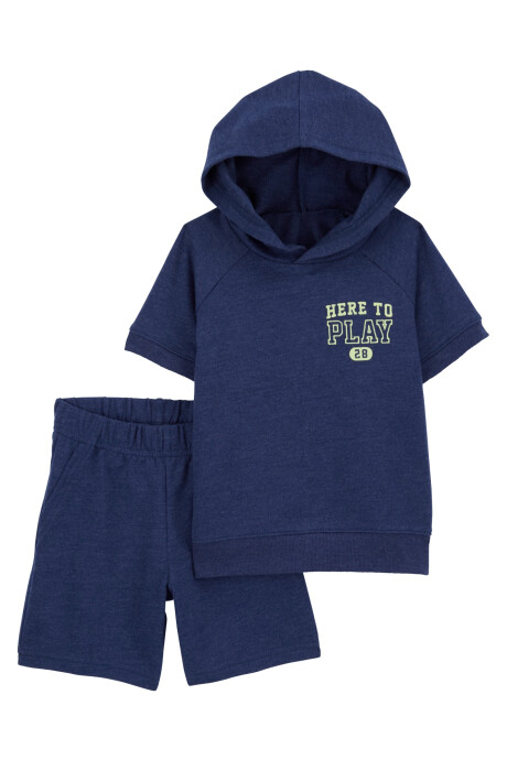 Set dos piezas de algodón, short y remera con capucha Set dos piezas de algodón, short y remera con capucha