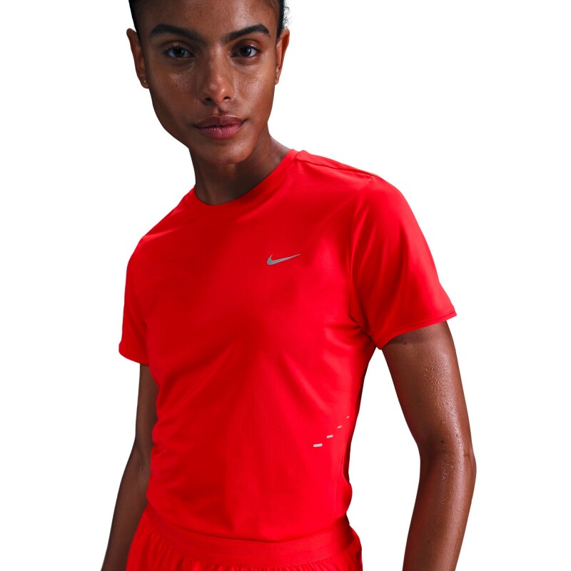 Remera Nike Swift Dri-Fit Top de Mujer Rojo