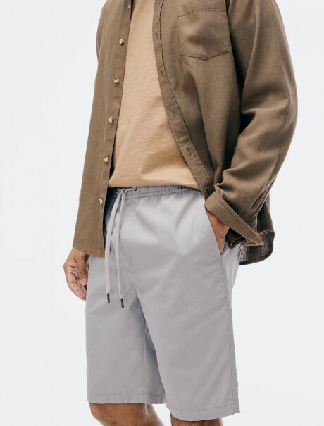 BERMUDA BÁSICA CON CORDÓN GRIS