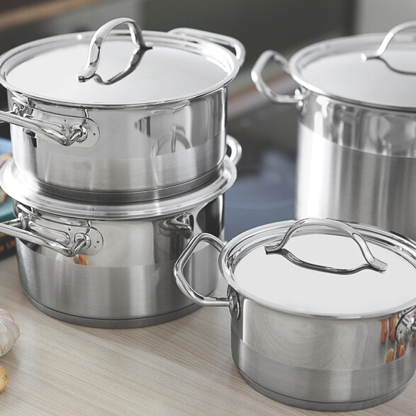 Cacerola con asas y tapa modelo PROFESSIONAL, 2,9 Lts. -TRAMONTINA TF1734