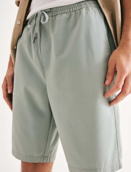 BERMUDA BÁSICA CON CORDÓN VERDE