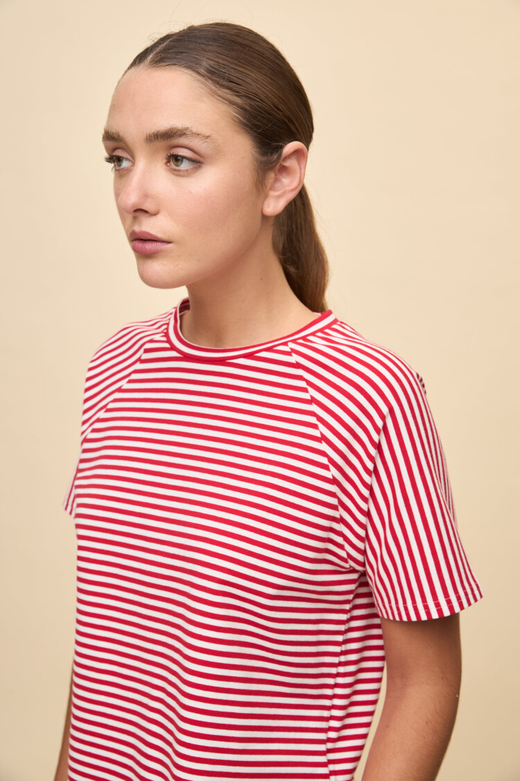 REMERA SCALA Blanco/Rojo