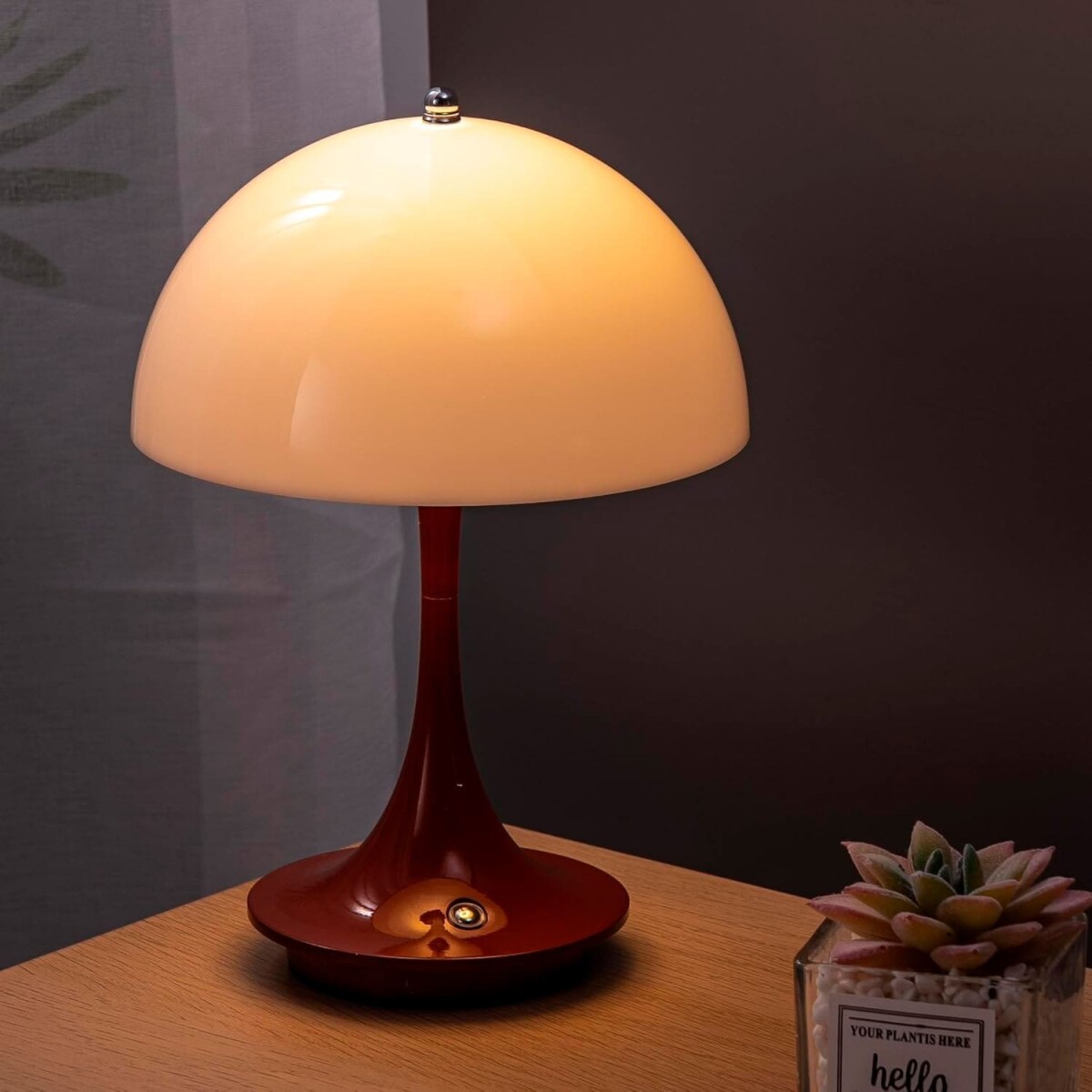 Lámpara de mesa retro inalámbrica roja 