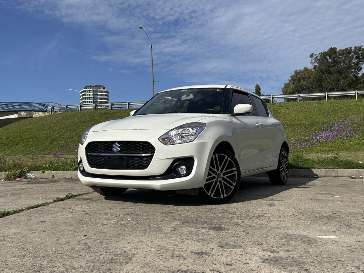 Suzuki Swift GL 2024 EXCELENTE ESTADO! | Permuta / Financia Suzuki Swift GL 2024 EXCELENTE ESTADO! | Permuta / Financia