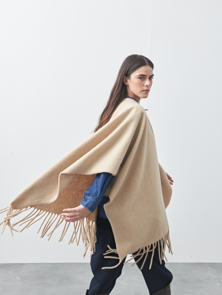 PONCHO FAVA 