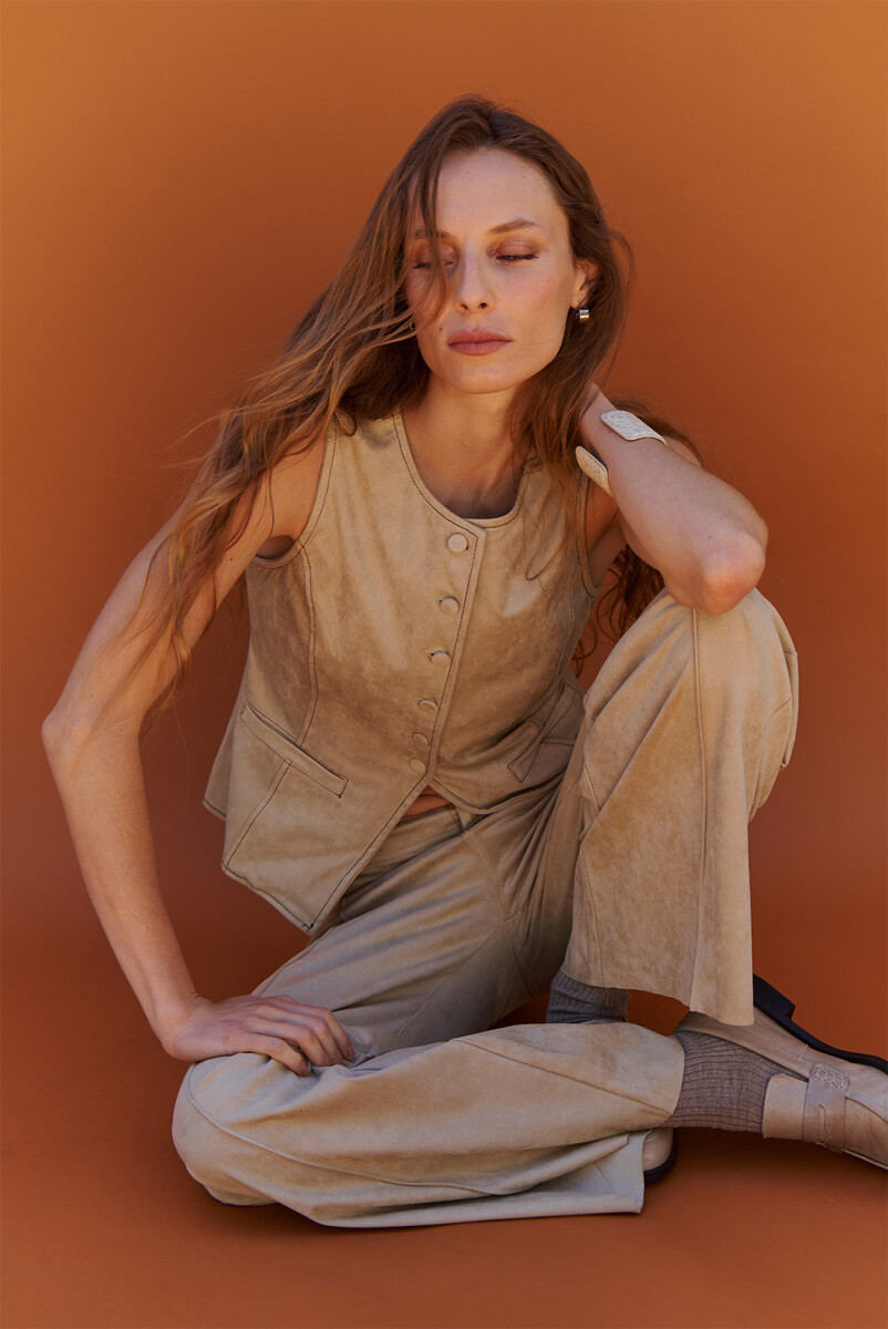 CHALECO SUEDE - NATURAL 