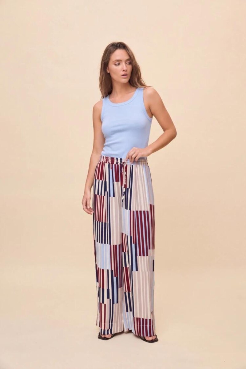 MUSCULOSA ALLIE EYES BASICA - CELESTE 