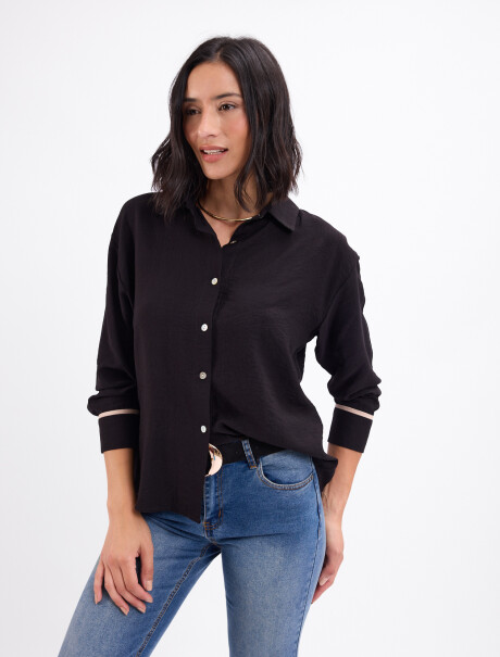Camisa con vivos negro