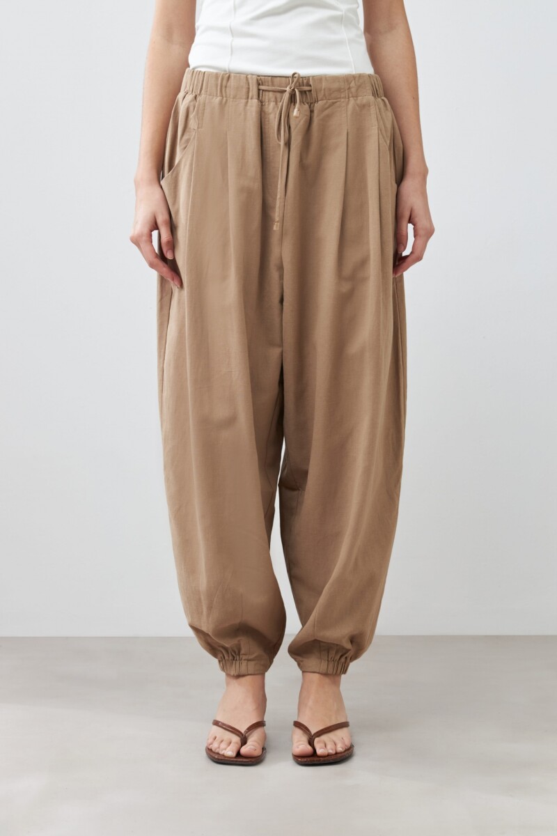 Pantalón barrel de lino tostado