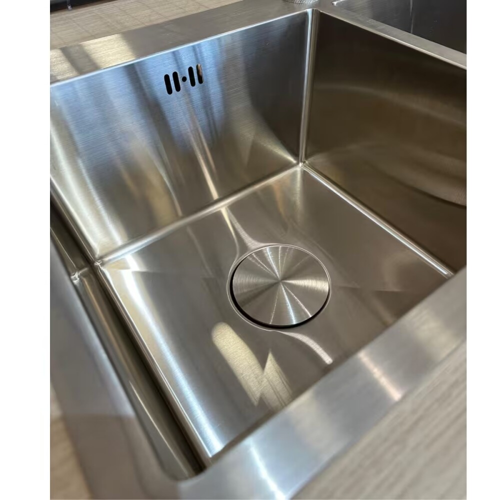 Válvula canasta especial satinada 110mm x 1.1/2" Válvula Canasta Especial Satinada 110mm X 1.1/2"