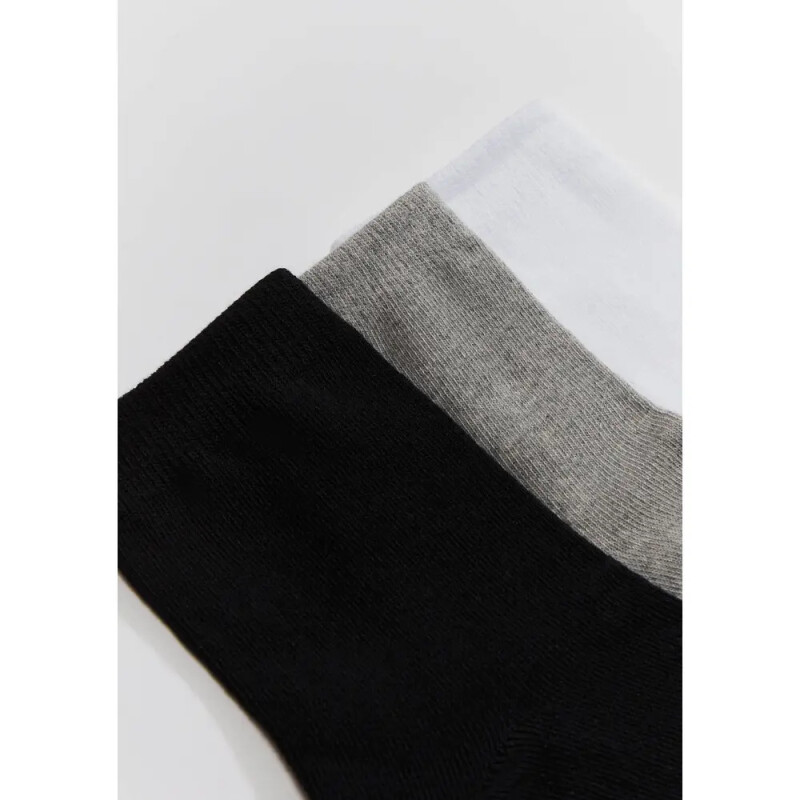 KIT COM 3 PARES MEIAS UNISSEX PRETO/CINZA/BRANCO