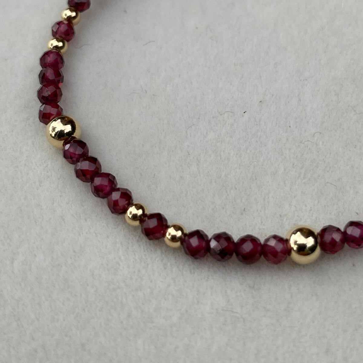 Pulsera IBIZA, Goldfilled con piedras naturales 