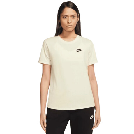 REMERA NIKE CLUB ESSENTIALS Beige