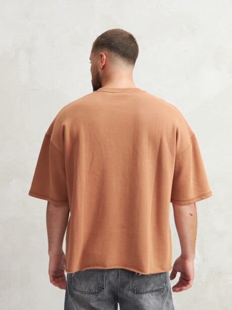 REMERA STONE CHOCOLATE