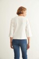 Remera estampada con botones crudo