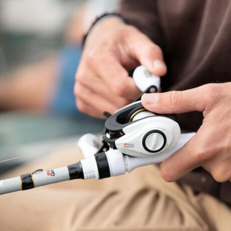 Reel Abu Garcia MAX PRO lp aluminio 7 rulemanes rel 7.1:1 Reel Abu Garcia MAX PRO lp aluminio 7 rulemanes rel 7.1:1