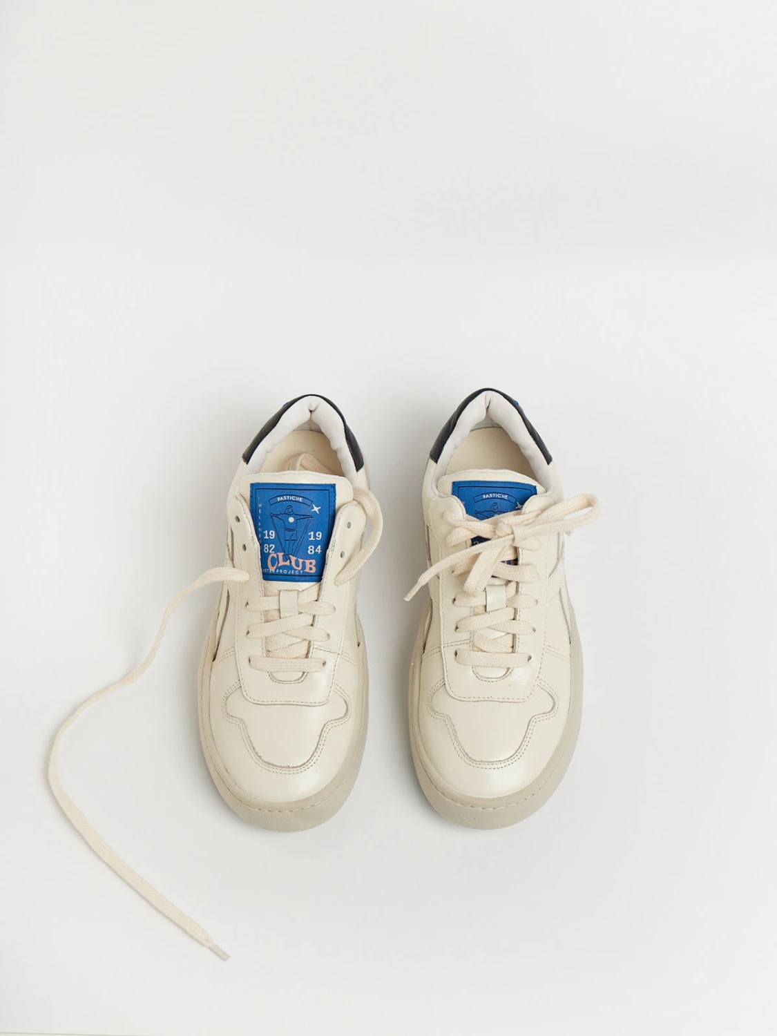 Sneaker Club 82 off white 39