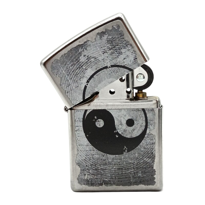 Encendedor ZIPPO 49772 Ying Yang Design - ZP497721 negrocombinado