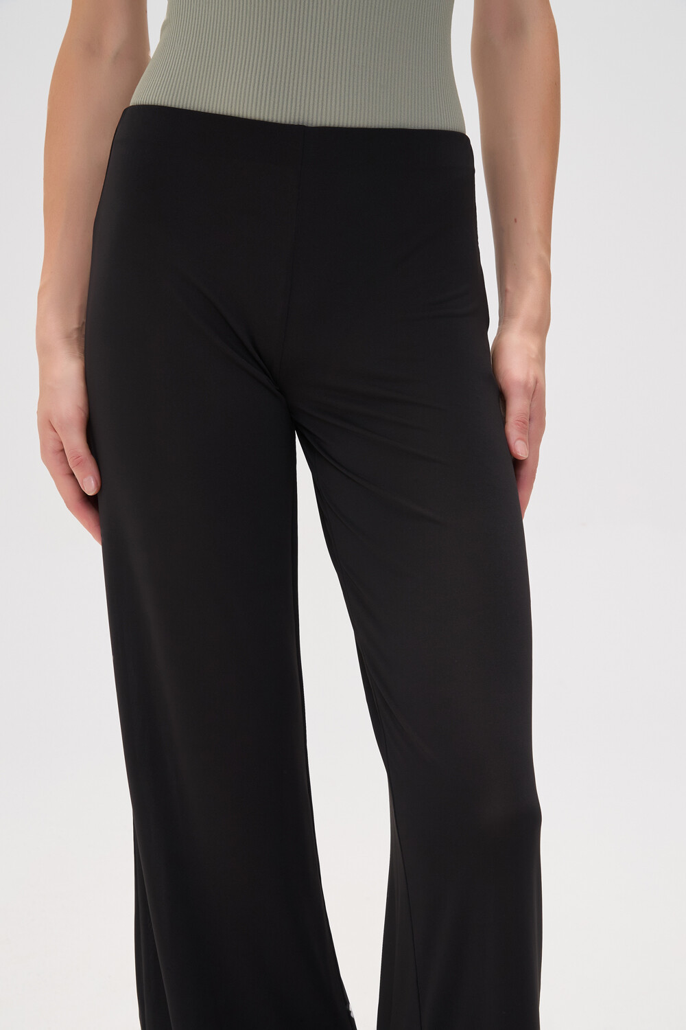 Pantalon Krung Negro