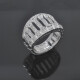 Anillo en oro 18k blanco, calado, con brillantes Anillo en oro 18k blanco, calado, con brillantes