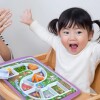 Plato para niños con juego de laberinto Forest