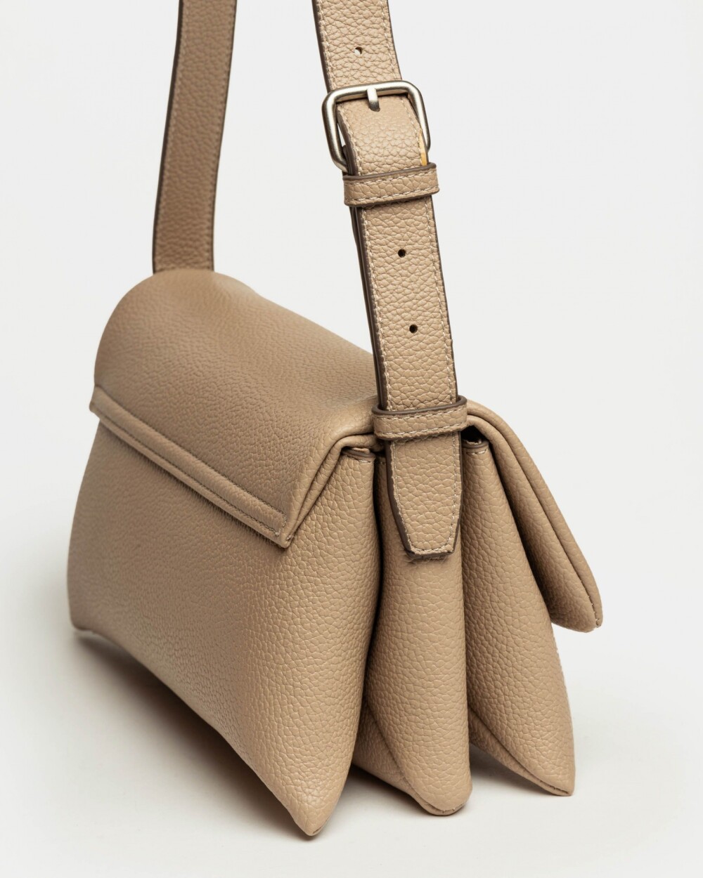 Cartera al hombro Leisure en efecto cuero graneado Taupe