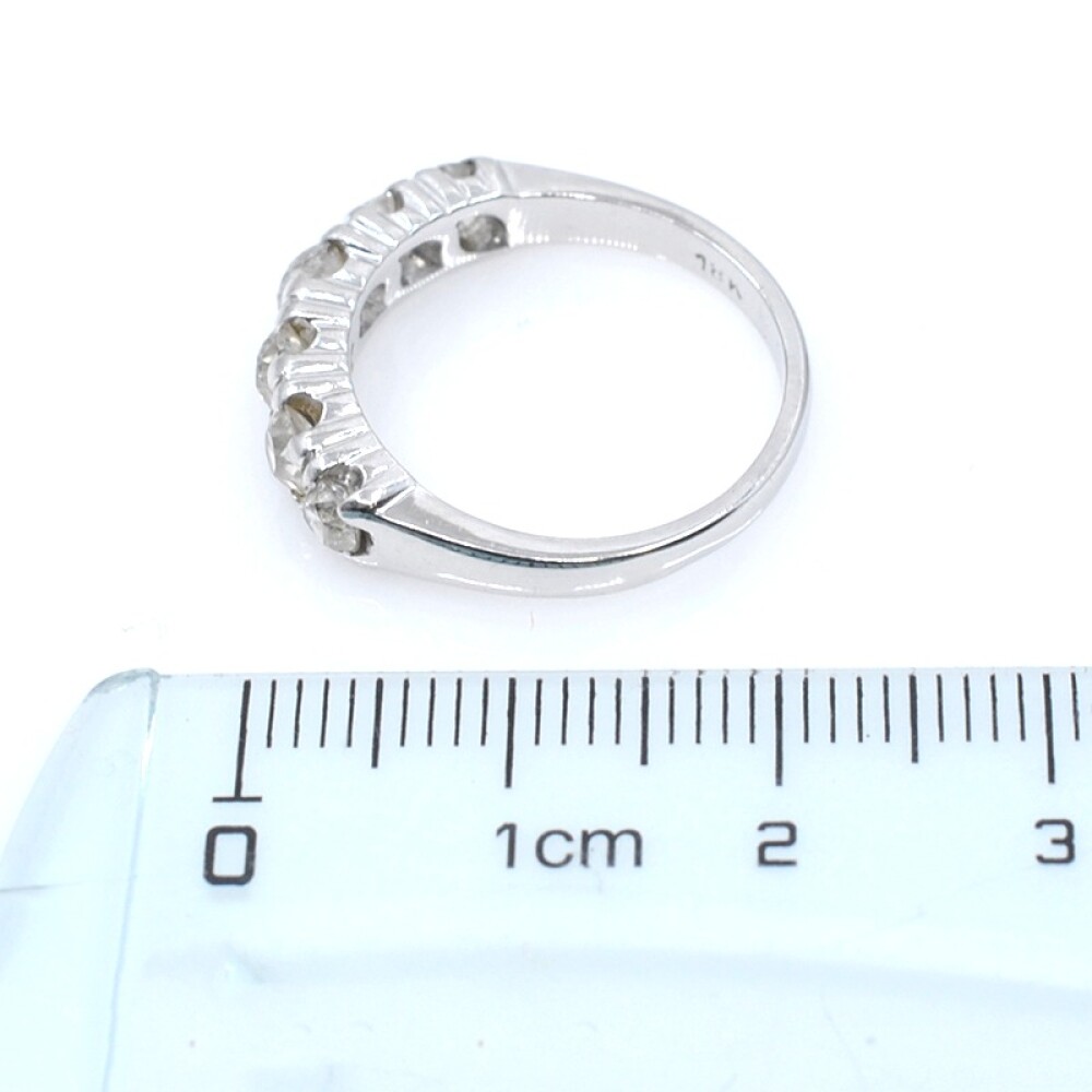 Anillo medio sin fin 18k blanco con brillantes antiguos con engarce 4 puntas Anillo medio sin fin 18k blanco con brillantes antiguos con engarce 4 puntas