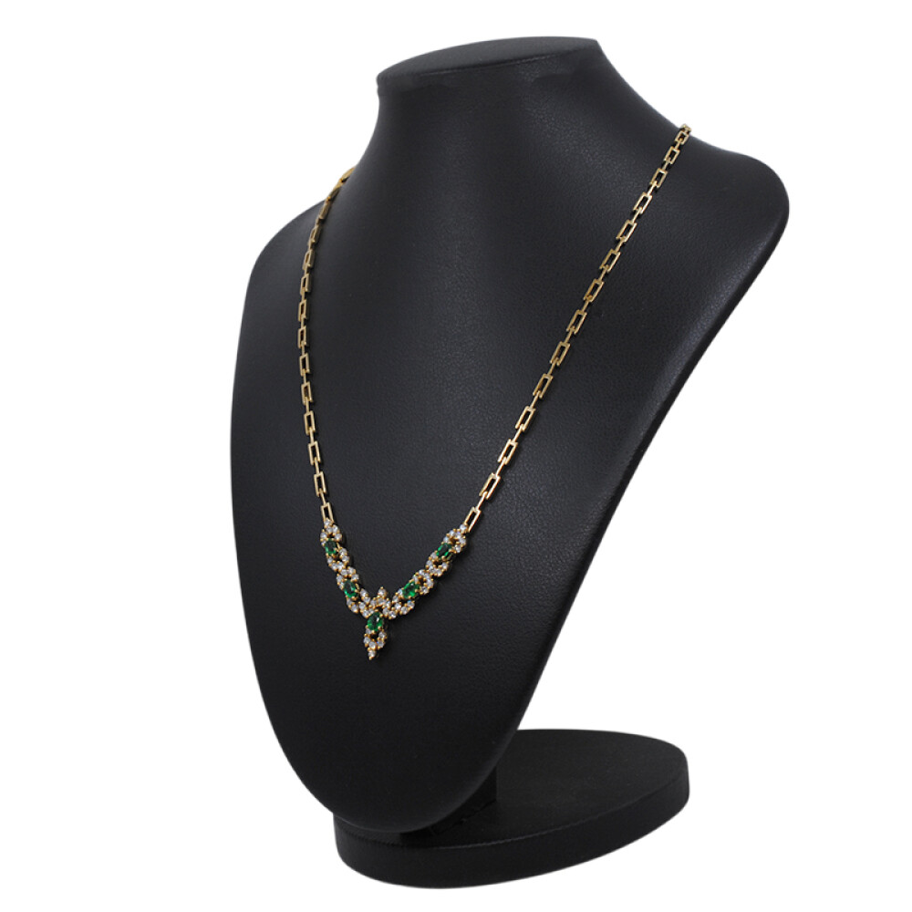 Gargantilla en oro 18k , esmeraldas y brillantes. Gargantilla en oro 18k , esmeraldas y brillantes.