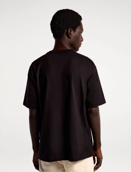 CAMISETA TEXTURIZADA EN TEJIDO DE PUNTO NEGRO