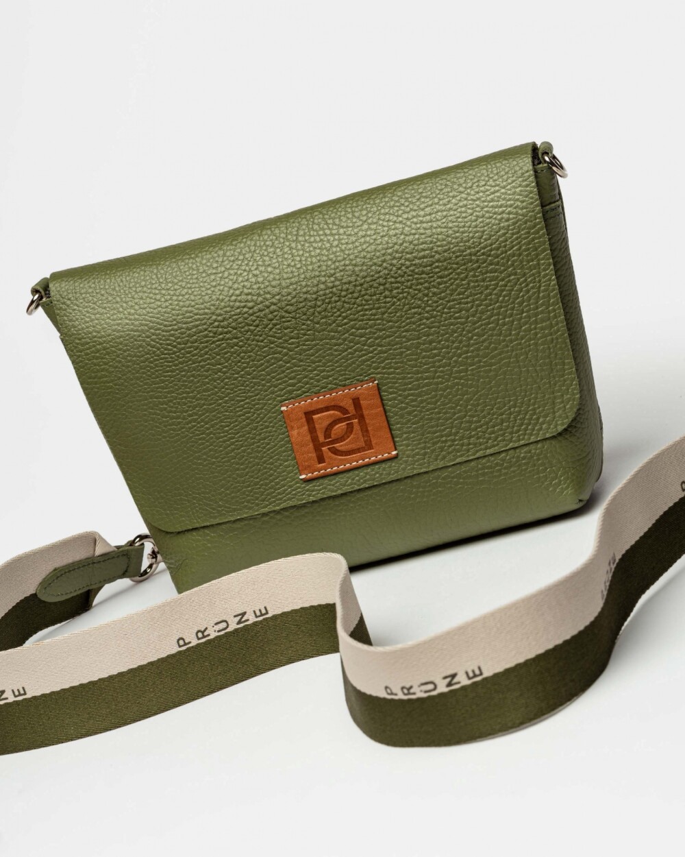 Morral Nina en cuero graneado Verde