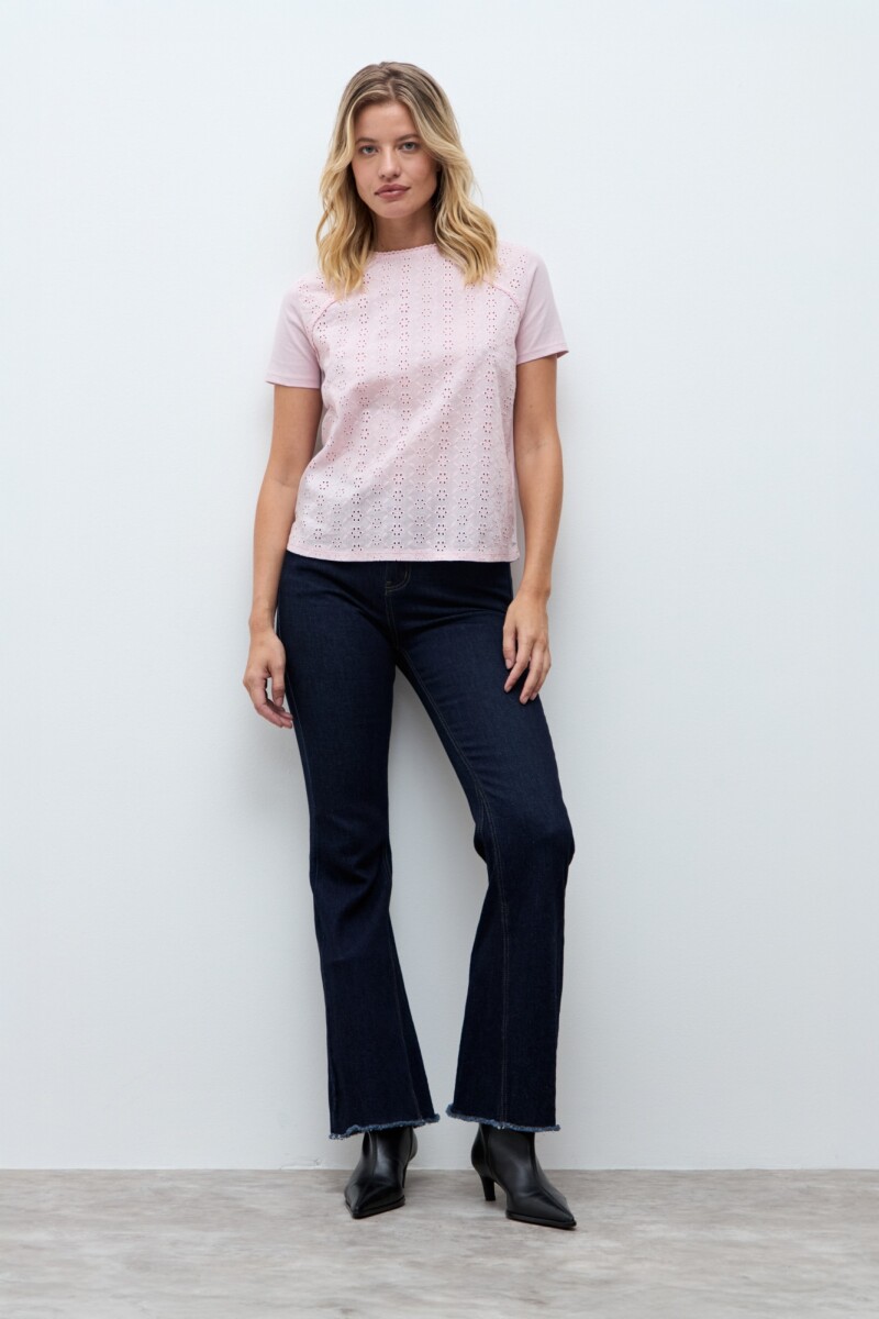 Remera frente broderie rosa