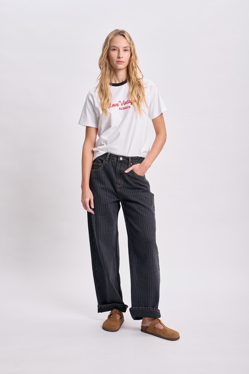 Remera básica estampa Love Blanco