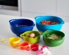 Set de 8 piezas de preparación de alimentos “Nest™ Duo” (cuencos + colador + tazas medidoras) Set de 8 piezas de preparación de alimentos “Nest™ Duo” (cuencos + colador + tazas medidoras)