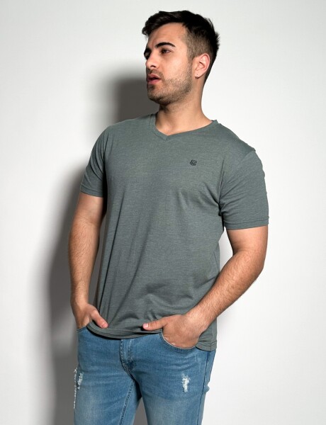 Remera lisa escote V Vex Forest