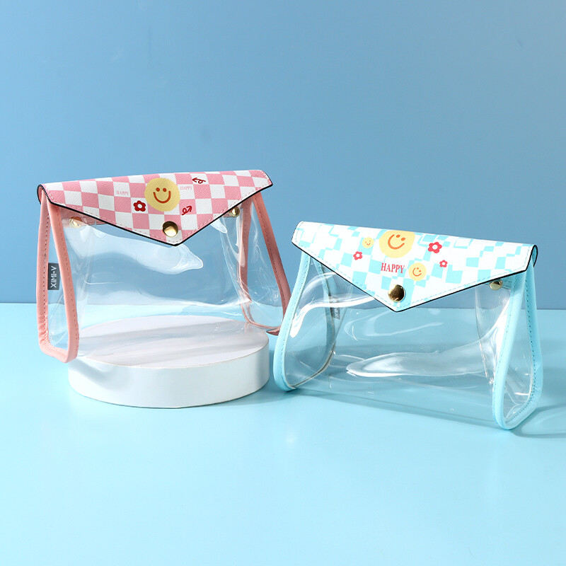 Neceser Sobre - Transparente Y Con Cuadrillé Neceser Sobre - Transparente Y Con Cuadrillé