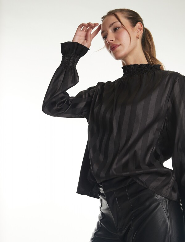 Blusa Satén Laminada NEGRO