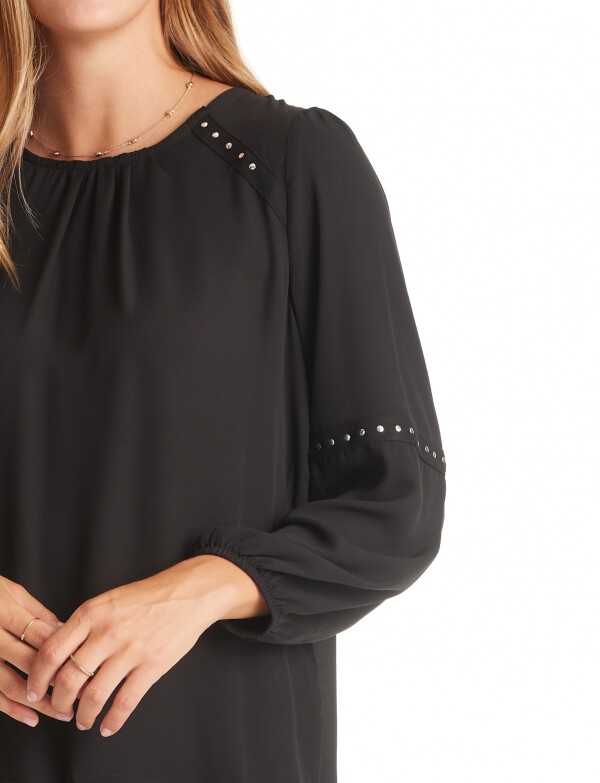 Blusa Tachas NEGRO