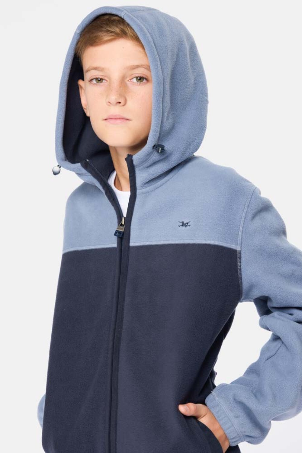 CAMPERA POLAR BICOLOR CON CAPUCHA Azul