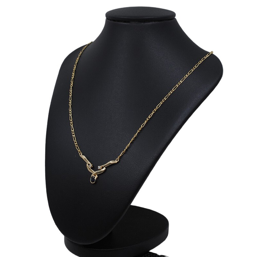 Cadena En Oro 18K Con Centro En Zafiro Y Brillantes Cadena En Oro 18K Con Centro En Zafiro Y Brillantes