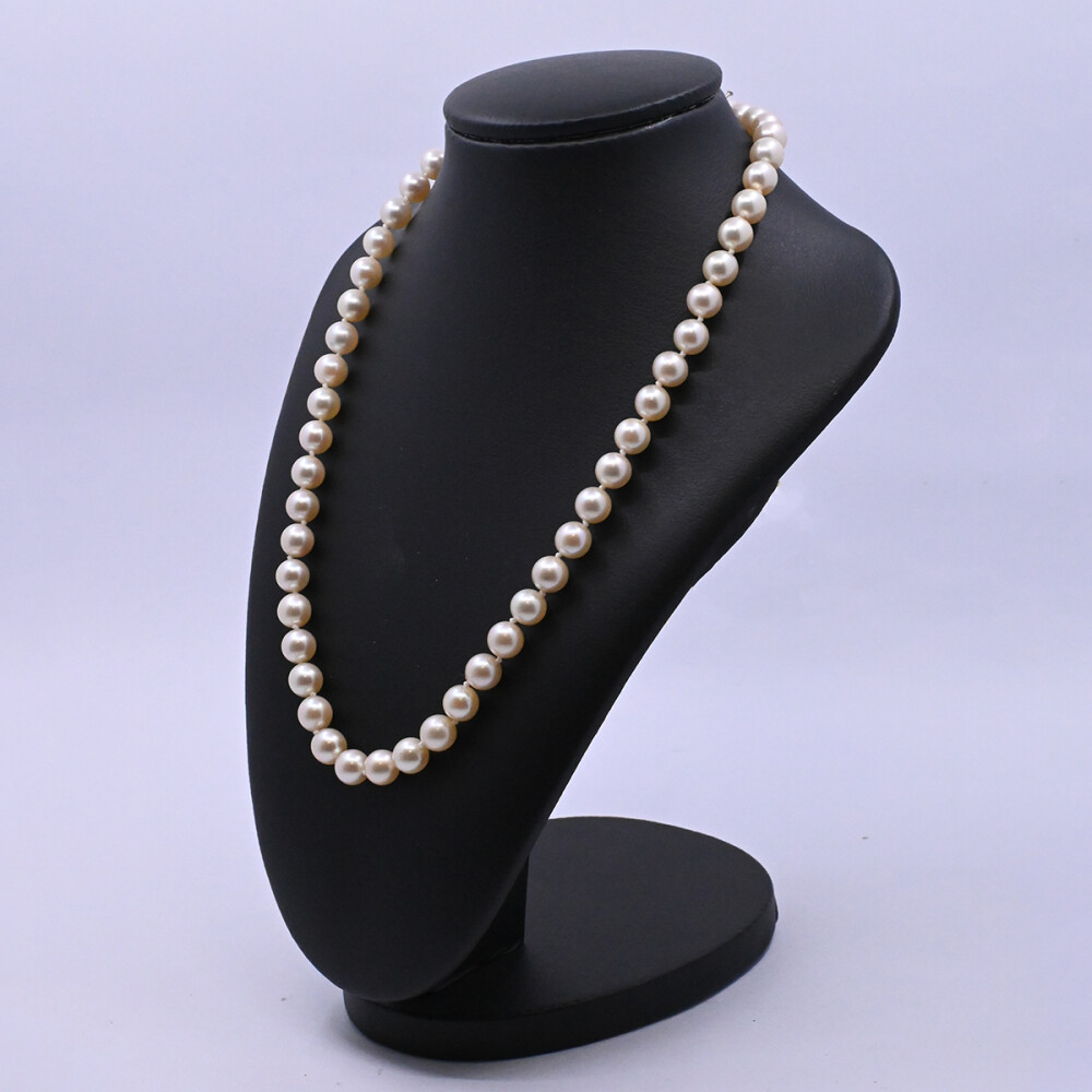 Collar perlas de cultivo y broche oro 18k 2 tonos y diamantes. Collar perlas de cultivo y broche oro 18k 2 tonos y diamantes.