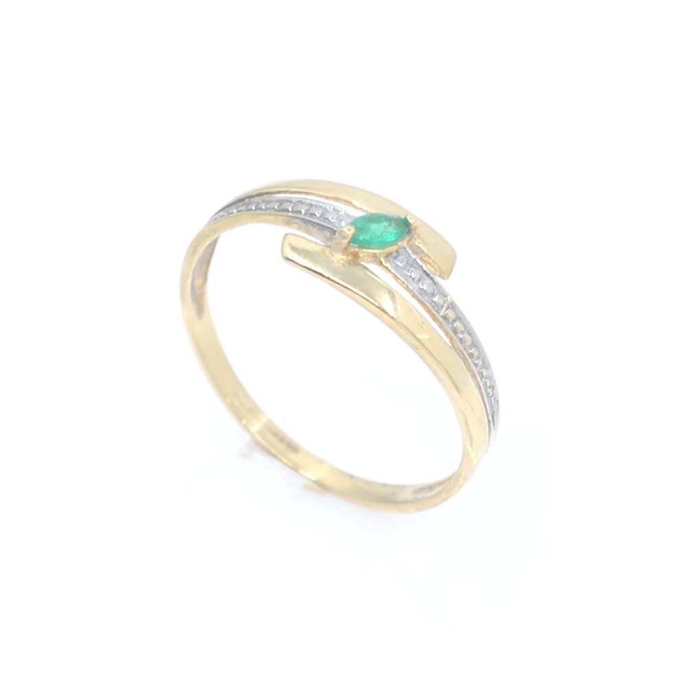 Anillo en oro 18k con esmeralda navette Anillo en oro 18k con esmeralda navette