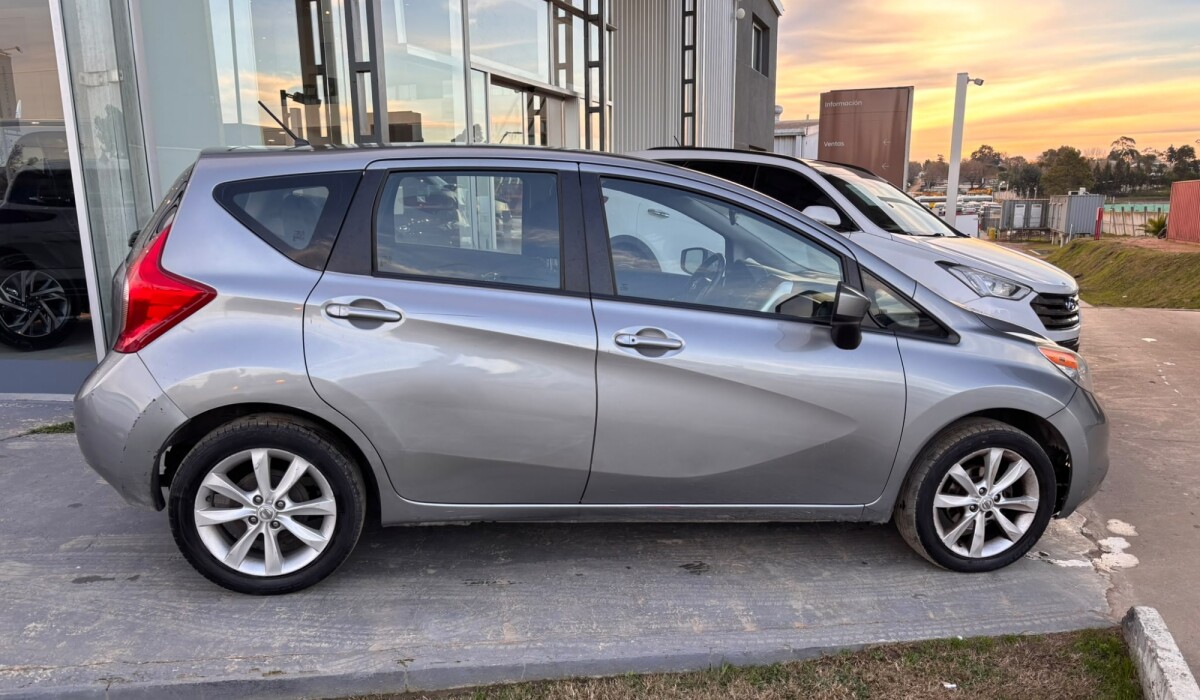 Nissan Note Advance CVT - 2014 Nissan Note Advance CVT - 2014