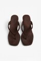 Sandalia cuero taco corrido chocolate