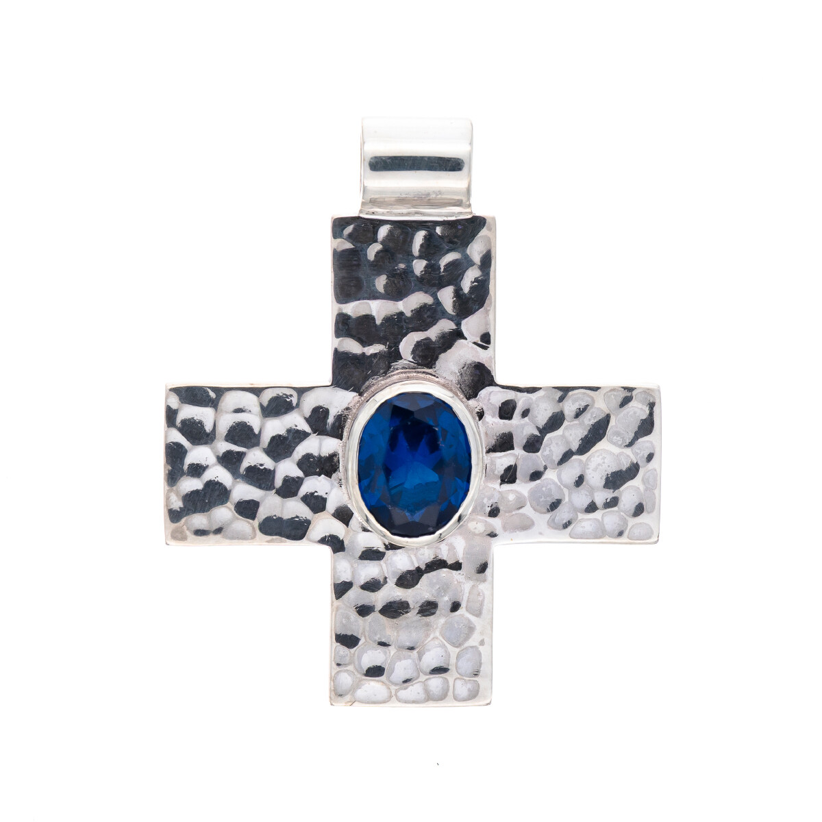 Cruz de plata 925 martillada con circonias. 
