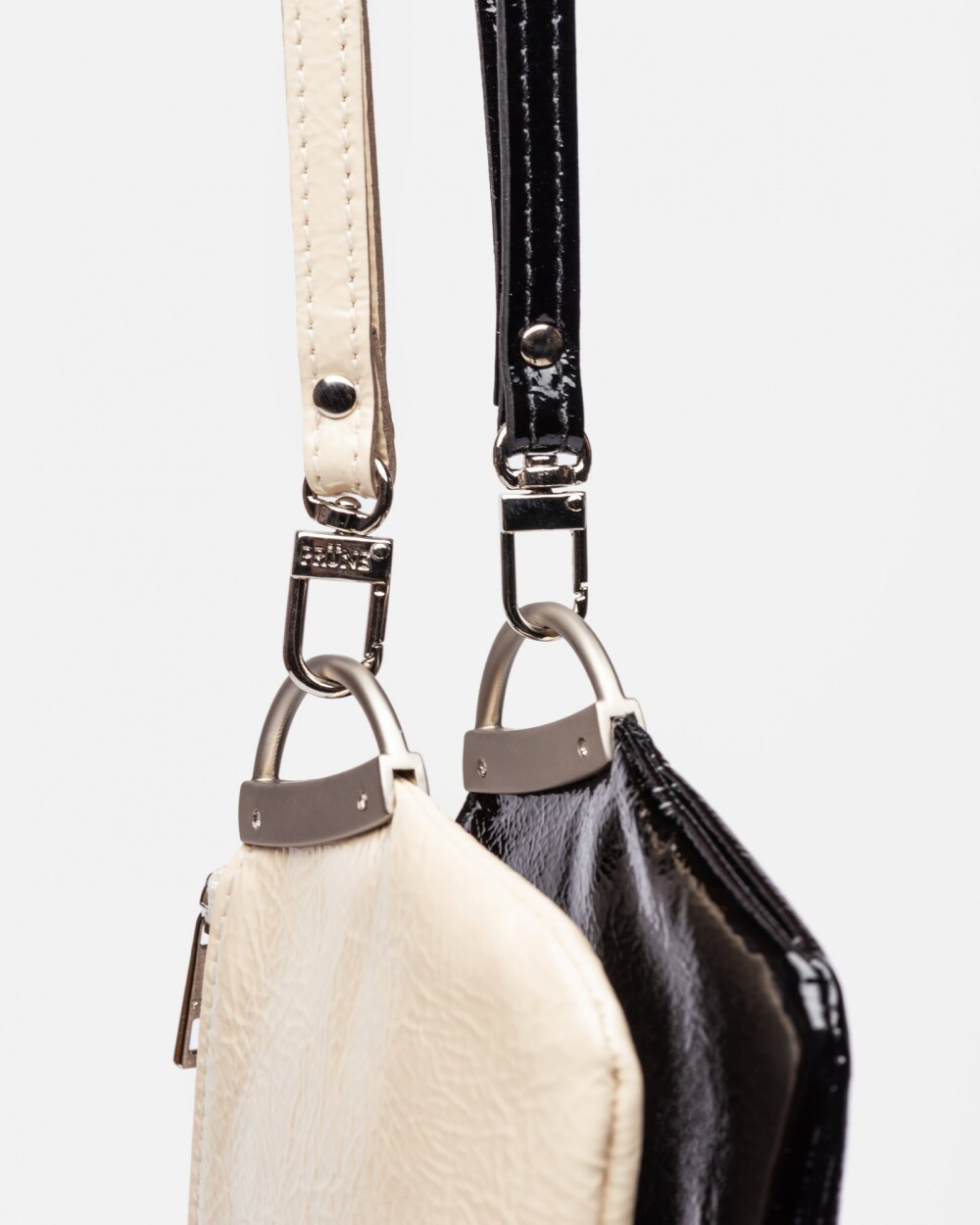 Porta Cosmeticos Katy En Cuero Charol Arrugado Negro