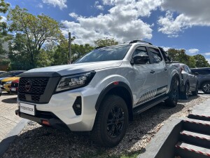 Nissan Frontier PRO-4X 2.5 4X4 DDTTi | Permuta / Financia Nissan Frontier PRO-4X 2.5 4X4 DDTTi | Permuta / Financia
